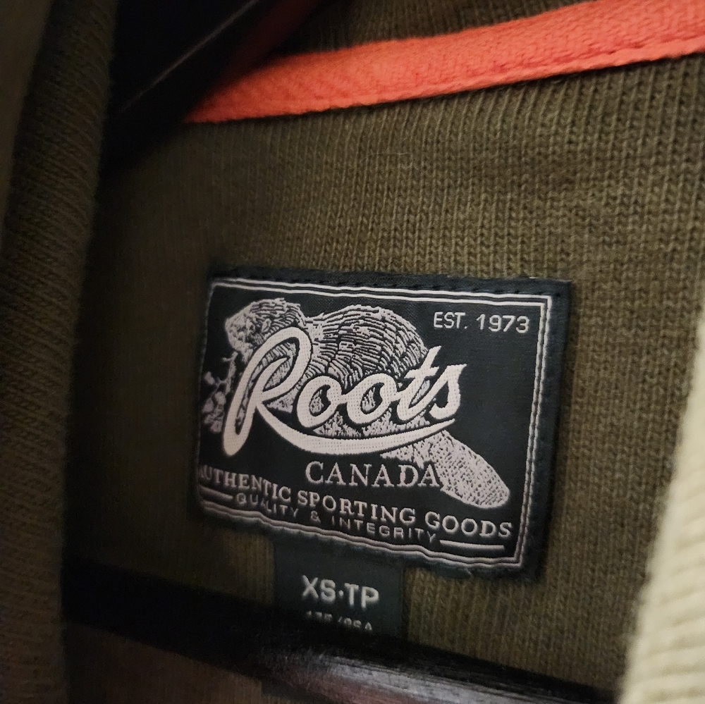 🇨🇦 Roots Men's Camp Henley Hoodie With Patches Olive Green Size XS - Picture 4 of 9